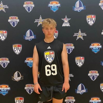 Middle Linebacker | H back | 5’11 | 205 lbs |Class of 2026 | Collinsville High school