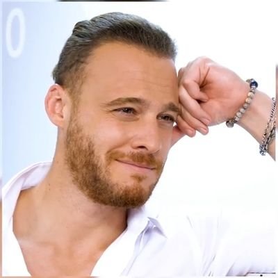 Italian information and support page dedicated to Kerem Bursin

Official artist's page➡️ @kerembursin