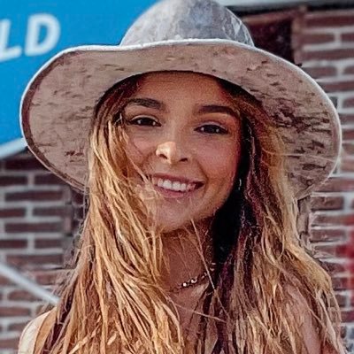 ''We all have wings, but it is up to each one of us to have the courage to fly'' - Miranda Kerr. ✨ Ravenclaw ✨ 🦅 • Freedom 🐍•