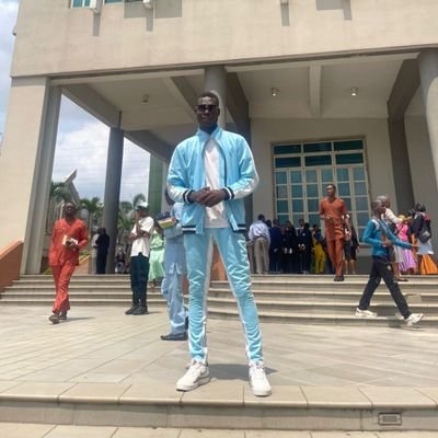 A sailor
Studied at Maritime Academy of Nigeria
6 footer
Simple🤩lovin🥰🥰caring😊
Loves reading..
loves playing basketball 🏀