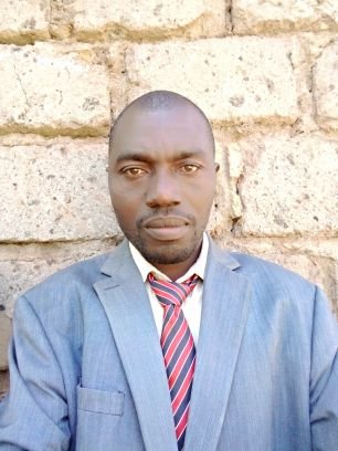 Burundais, né en 1986, école primaire jimbi, economiste