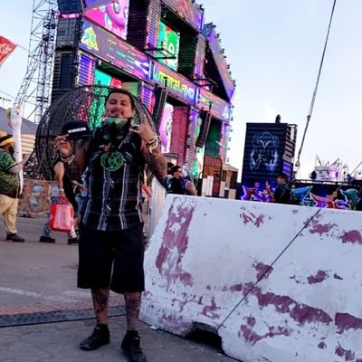 RAILBREAKER💀🖤😈
Hardstyle & Bass is fuckin LIFE☣
MOSHPITS ARE ESSENTIAL😭🤘😈
Never forget where you come from🤘