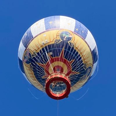 PanoraMagique, le plus grand ballon captif du monde à DisneyVillage® vous emmène vivre la plus fabuleuse expérience du vol ! @meteodisney @TPanoramagique