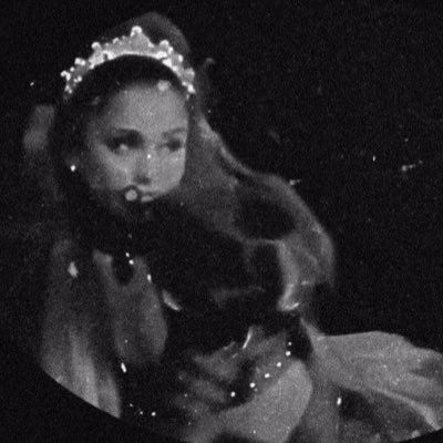 harry & ariana ♡︎ 🦢 unapologetic sweetener stan ☾ 🌤 marvel & star wars