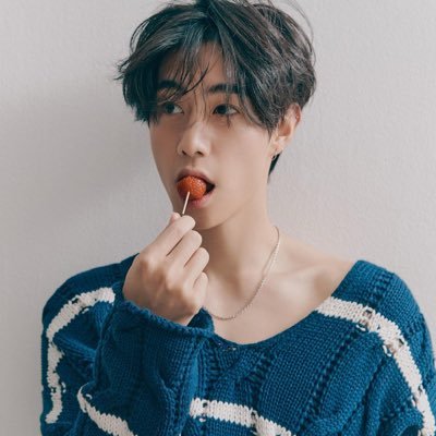 baby I like you, do you like me too halmari maneun de jakku naneun talking to the moon | G(OT7)