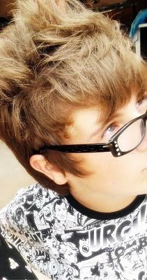 Oi sou feio, mas querido me segue? Obrigado ^^