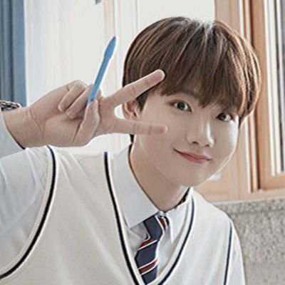 — a filo student teume. 🍀🦊