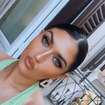 roisinkelly12's profile picture. 