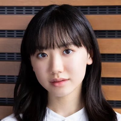 愛菜ちゃんに出会えて幸せです。親子ほどの歳の差だけど、マルモの頃から奥さんと一緒に応援してます。驚愕のmother。円卓、星の子、岬のマヨイガ、かがみの孤城。メタ縁は二人の大女優が生み出す尊い幸せな時間。心を震わす演技の最高の教師。さよマエはバイオリンを弾く姿が神々しい。