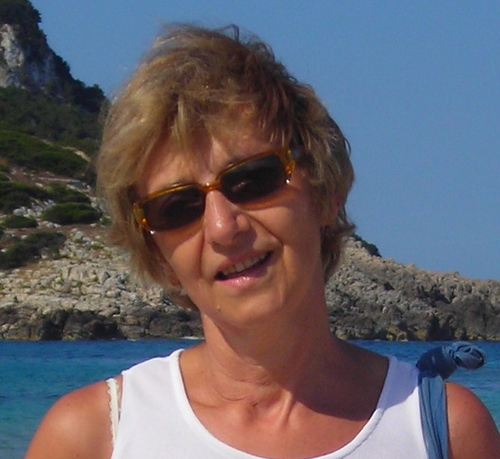 simocharlotte's profile picture. Belge, et fière de l'être, émigrée en Italie sans l'avoir vraiment décidé, prof de français, traductrice, actrice amateur... passionnée de théâtre, de cinéma..