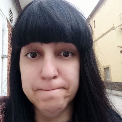 Informàtica i Guia redescobrint el món . No puc negar q patidora, rondinaire i ignorada habitual de Rodalies.