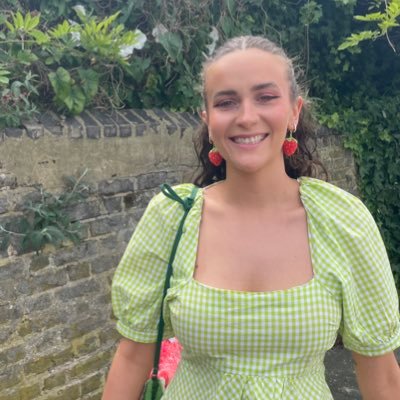 isobellllxoxo's profile picture. 22 . Student Art Teacher/Artist 🏳️‍🌈