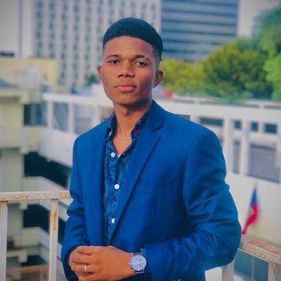 LilvensOfficial's profile picture. Si tu es trop souvent sur le banc de touche tu ne joueras jamais titulaire ⚠️