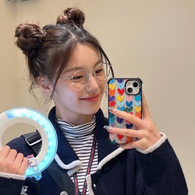 danakate06's profile picture. stan acct | check link po for feedbacks! sa carousell app po yan