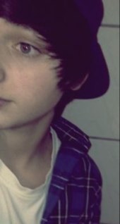 just_jerad's profile picture. a real man knows what a lady wants! GUITAR *_*