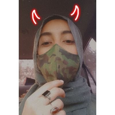 Areebakhan0809's profile picture. fulltime hijabi part time har**i