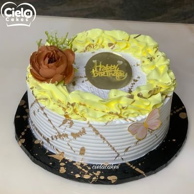We make very yummy and beautiful cakes and treats for all events at an affordable rate. We also teach.