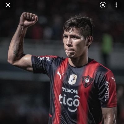 Jugador de @CanoaFC_ 💙🖤 // @Ccolchon10 🖤♥️ // @EdeLaPaja 🇦🇹
