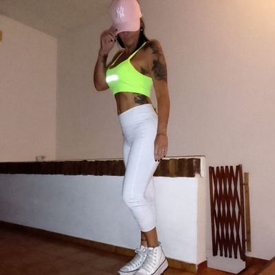 Laulamoro's profile picture. Dame una razón q valga la pena y te juro que me la juego! !♥