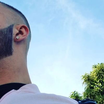 Tima | ⁷ ⁷ ⁷ | ''твои слова режут как бритва'' ▪
@Real_LordSalat |