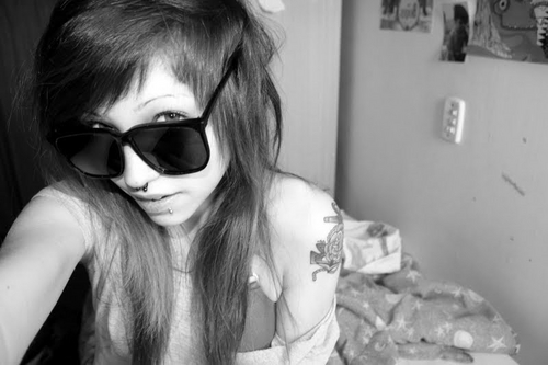 ooi (: , tenho 17 anos , amo BMTH ♥ , sou fã incodicionalmente Traves Mills ♥ , minhas melhores amigas @Caarollyz e #Karyne , quer mais ? FOLLOW-ME :D