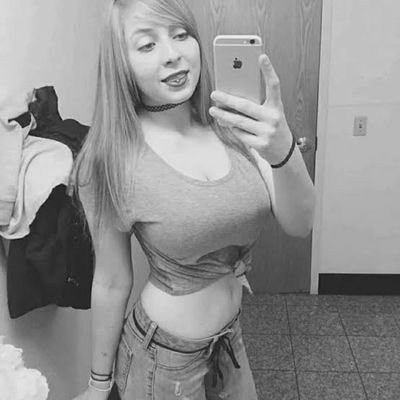 Hola amor, mis fotos desnuda son gratuitas, solo agradeceme compartiendo, comentando y dándole corazon a mis publicaciones 🥺muchas gracias de todo corazón💕🔥