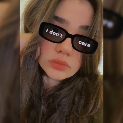 yasemiinf's profile picture. babe, this is not the wonderland.