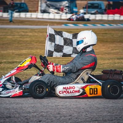 patoberesiarte's profile picture. Independiente 👹// Quilmes 🏀🇾🇪 //
Piloto 🏁      Hincha de Nadal 🎾 //
📌Mar del Plata