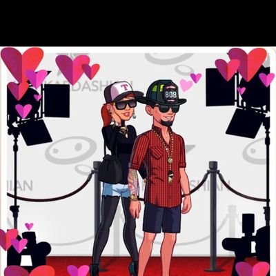 I, like hanging out with my girlfriend on the Kim kardashian Hollywood game 🎮.