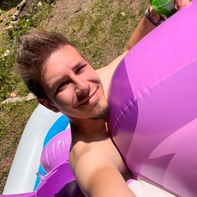 26, just male, hetero, Dragon and inflatable lover, non pop looner, 🇩🇪