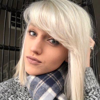 #UXR in web2+web3 • airy jazzy moody singer/songwriter • dog mom