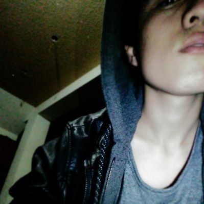 Baby girl, look where we made it, girl
hmm, now we're falling