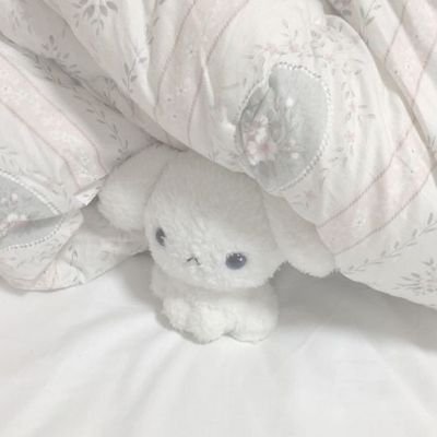 lalaluna_alone's profile picture. 