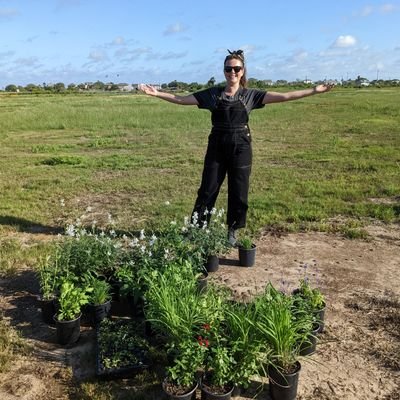 thisisheatherc's profile picture. Landscape architect | Dark Reaction Group
🏜️⛰️🌼