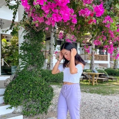 kaylaagonzales's profile picture. one day at a time