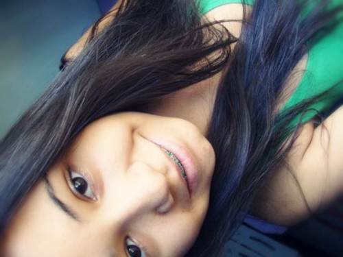 É preciso amar as pessoas
Como se não houvesse amanhã
Porque se você parar pra pensar
Na verdade não há. ♫