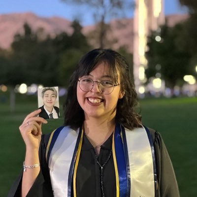 UCR Political Science ‘22  coffee fanatic, art lover, and bts fan 🌱🇲🇽