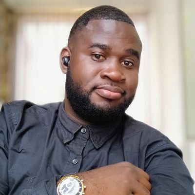 só um jovem muito humilde, muito social que gosta de fazer amizades com pessoas interessantes e tenho orgulho de ser Negro