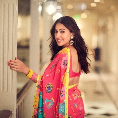 400px x 400px - Sara Ali Khan (@iSaraAliKhan) / Twitter