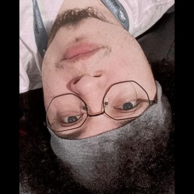 Um Dev
Um orelha, que se diz backend
Me falaram que java dava dinheiro, só n sabia q trocava por cabelo
Já derrubei 1kk de users com 1 update
~♨️