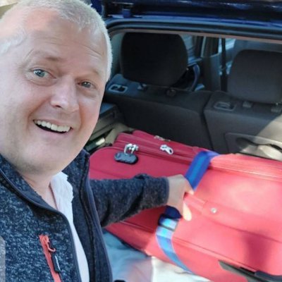 ellis_tyd's profile picture. I'm a Facebook lottery winner and I'm ready to share my winnings with you guys, the first 1k followers if you follows me back. and also show you how to win.