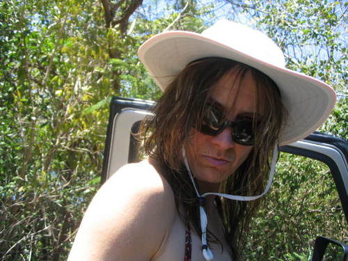 onchidame's profile picture. Actor, writer, mother (skin and bones and a hank of hair)