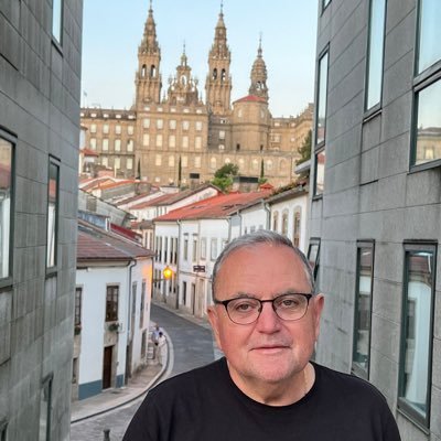 vergui97's profile picture. No quiero ser tu historia... Quiero ser el libro que jamas termines de leer.😋