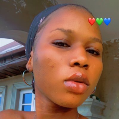 Fashionista🎀 ,Technologist📱Helping fashion lovers slay sustainably with thrift wear. 1,000+ styled. chat me on WhatsApp https://t.co/8EUHjiwXuU