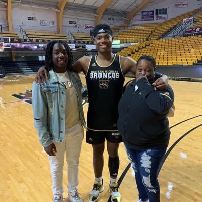 KawaniseW's profile picture. New Account 🚶🏾‍♂️