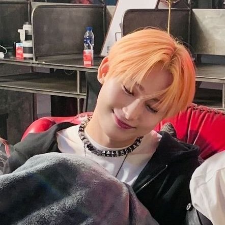 Hi it's your friendly teyang @shiwonsn {slow dm}
just like the moon, I will love you silently from far
6.10