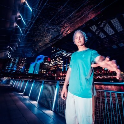 āļøFreeform // Space Bassšø mgmt: megan.venzin@resin.agency