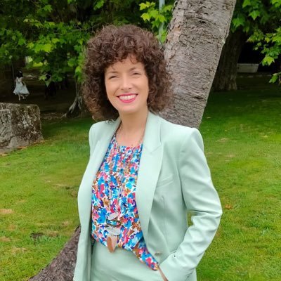 mariadcalvo's profile picture. Xornalista/Periodista. Siempre contando la actualidad desde Tele5, AR, TVE, Antena3 y ahora en directo por y para a miña terriña con TVG.