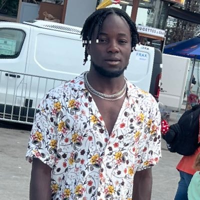 hollarCodeed's profile picture. Tranquille