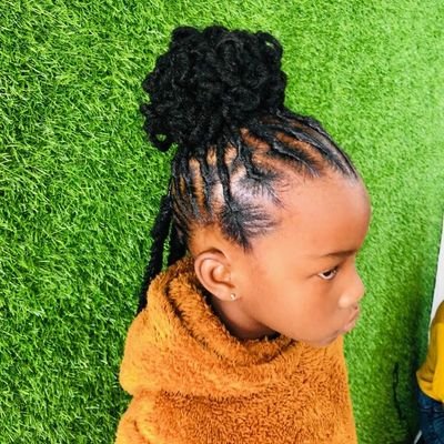 DubayoVuyani's profile picture. Simple person